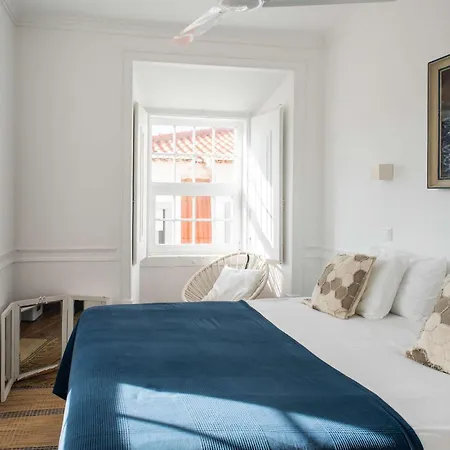 Apartment With Lift